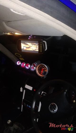 2001' Volkswagen Bora photo #1