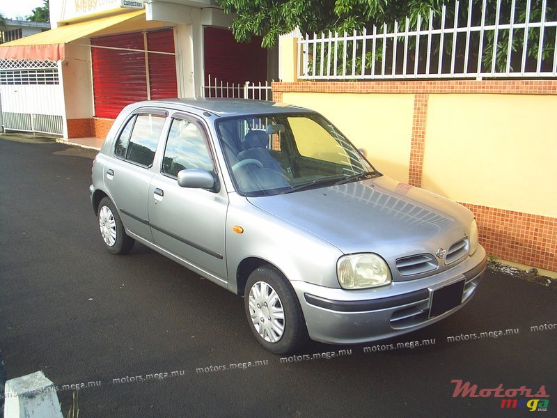 2001' Nissan photo #1