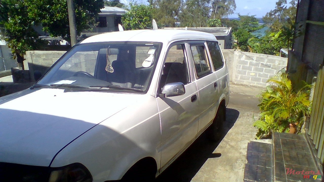 2001' Toyota Condor photo #2