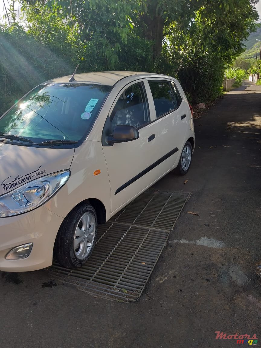 2014' Hyundai i10 Manual photo #2