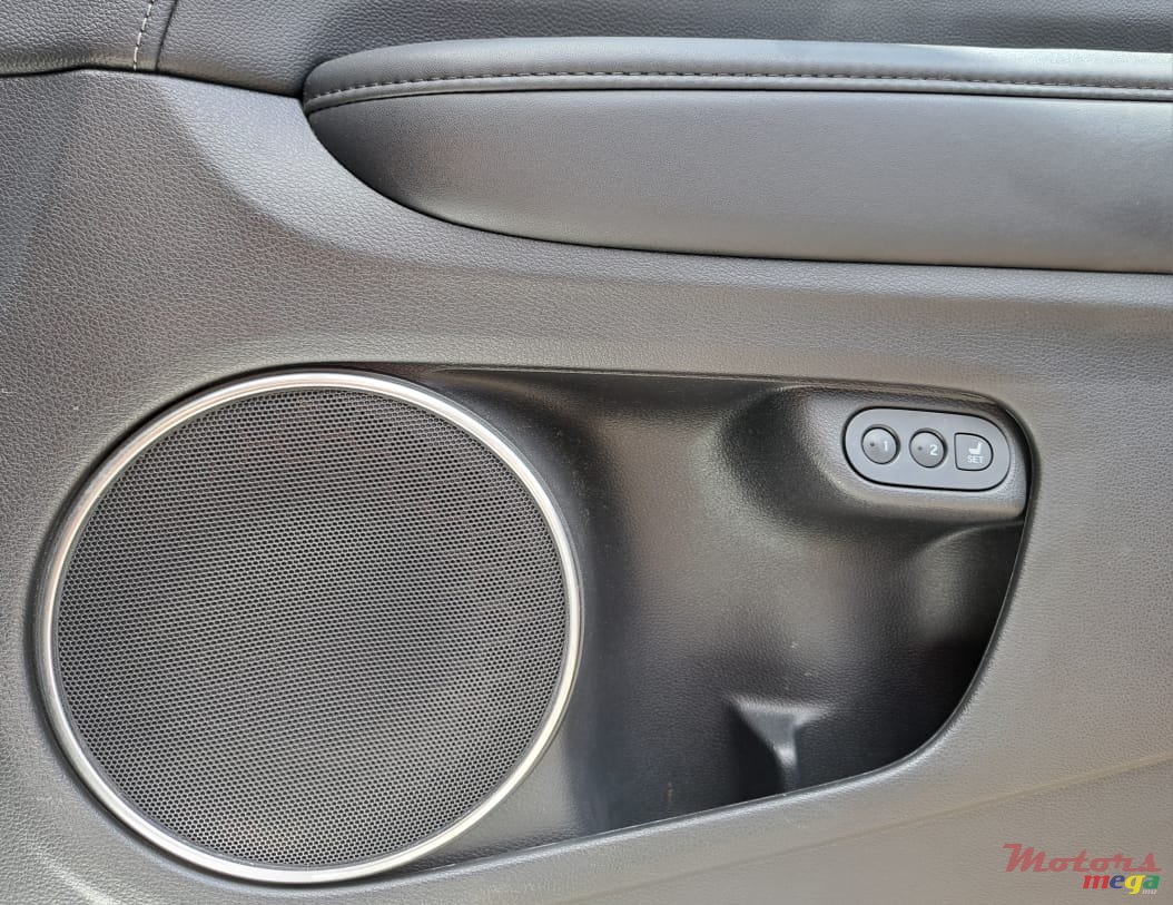 2016' Honda HR-V Vezel Z sensing photo #7