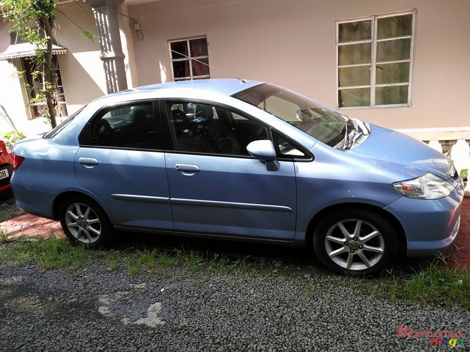 2005' Honda City photo #4