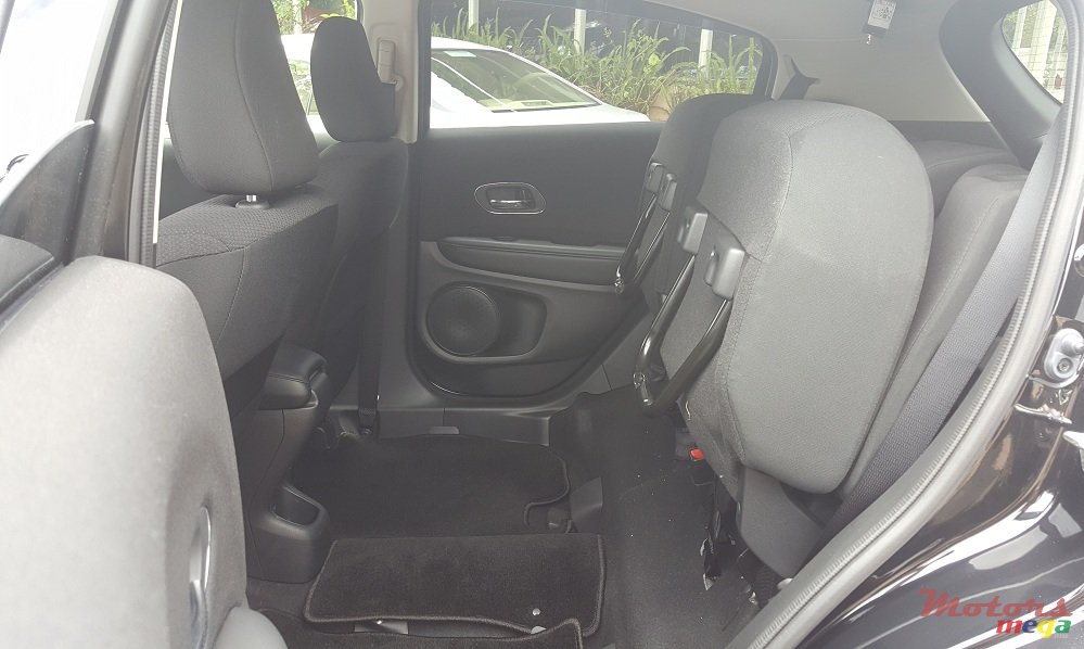 2015' Honda HR-V Vezel Hybrid photo #6