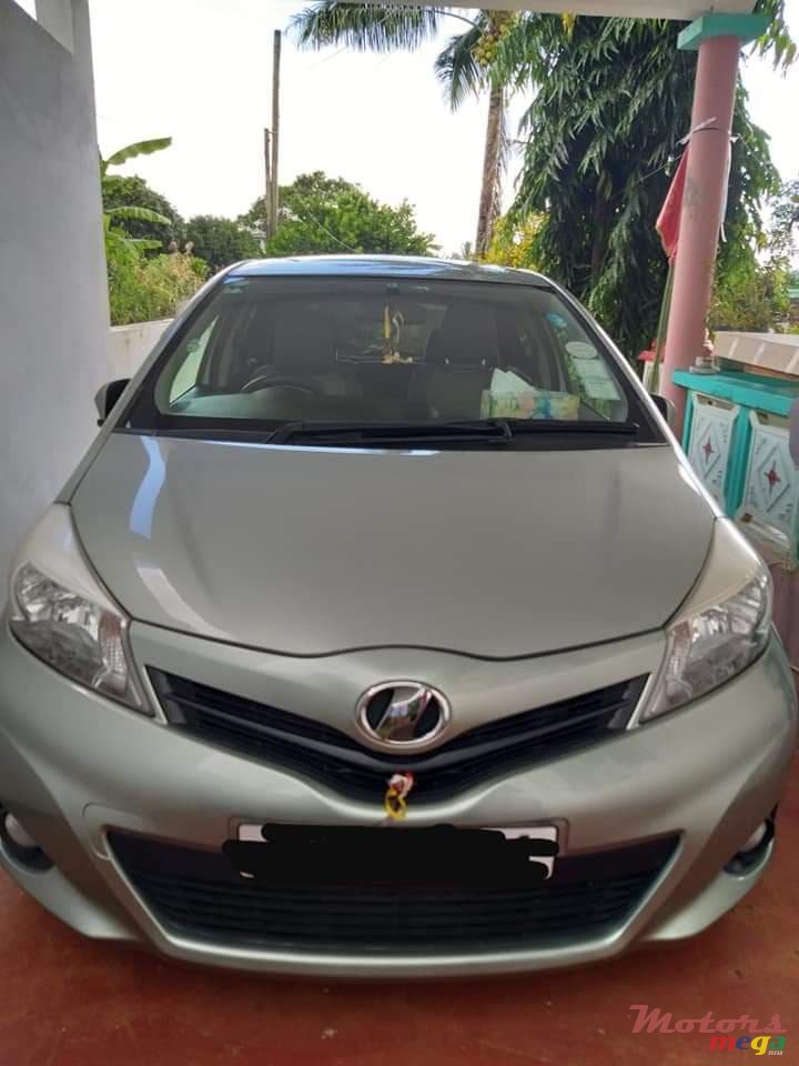 2011' Toyota Vitz photo #3