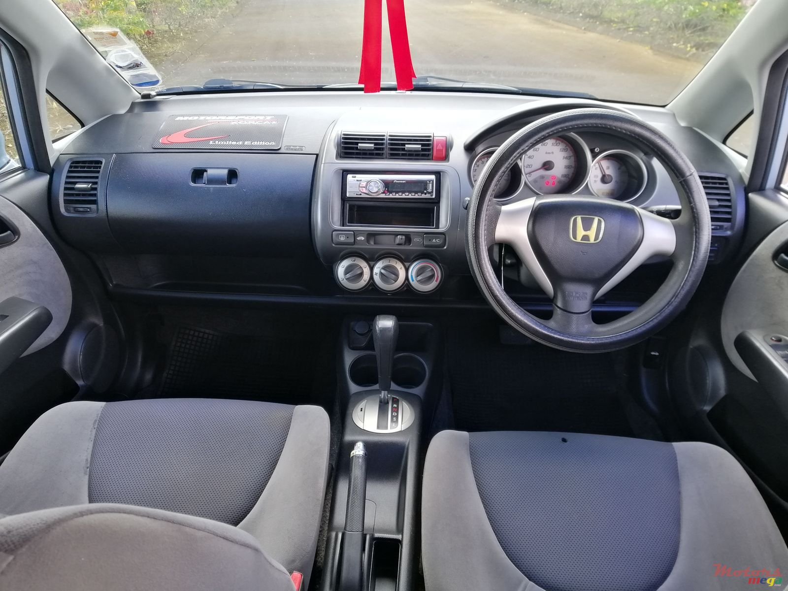 2005' Honda Fit photo #4