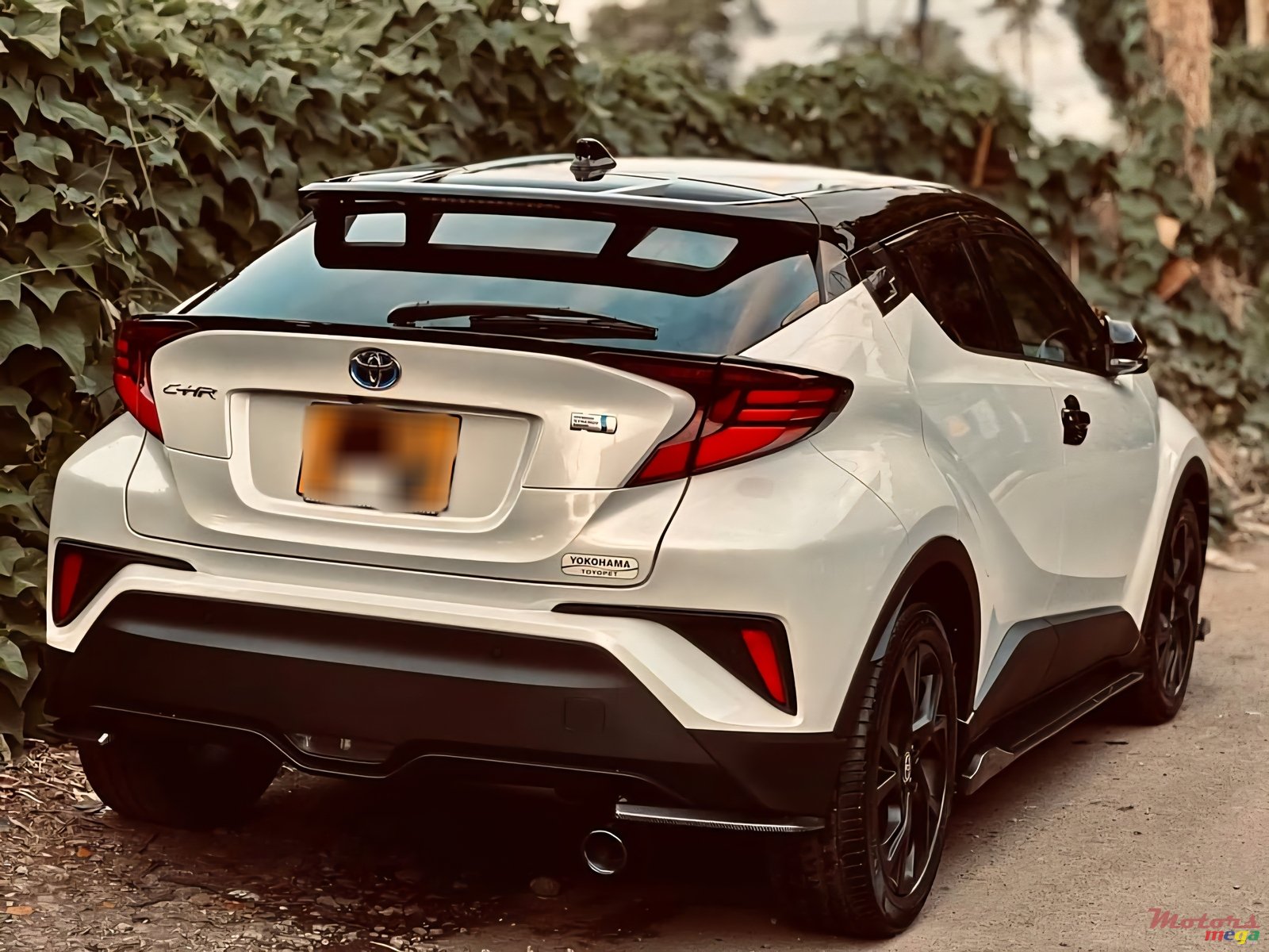 2022' Toyota C-HR photo #7