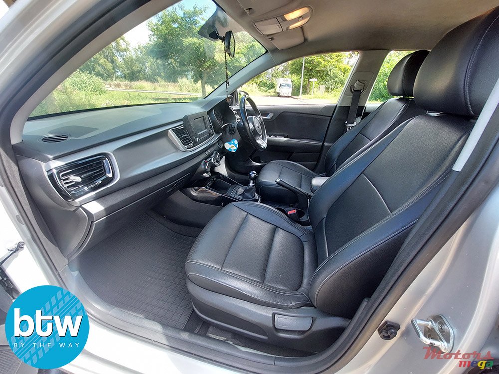 2018' Kia Rio photo #4