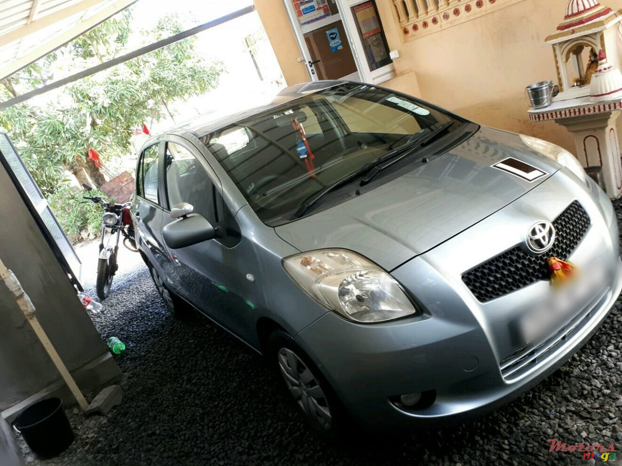 2007' Toyota Vitz photo #5
