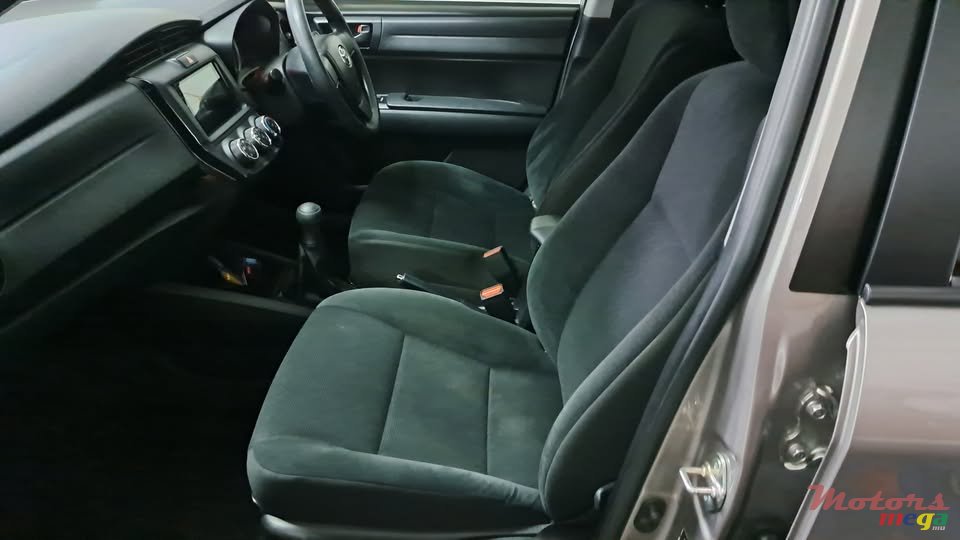 2019' Toyota Axio photo #4