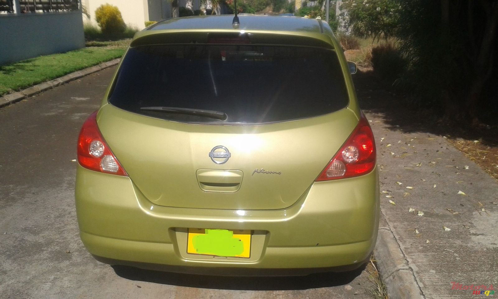 2005' Nissan Tiida photo #2