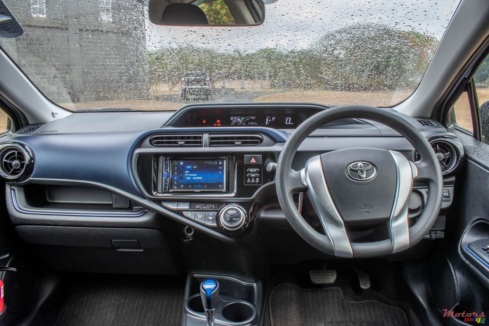 2016' Toyota Aqua photo #6