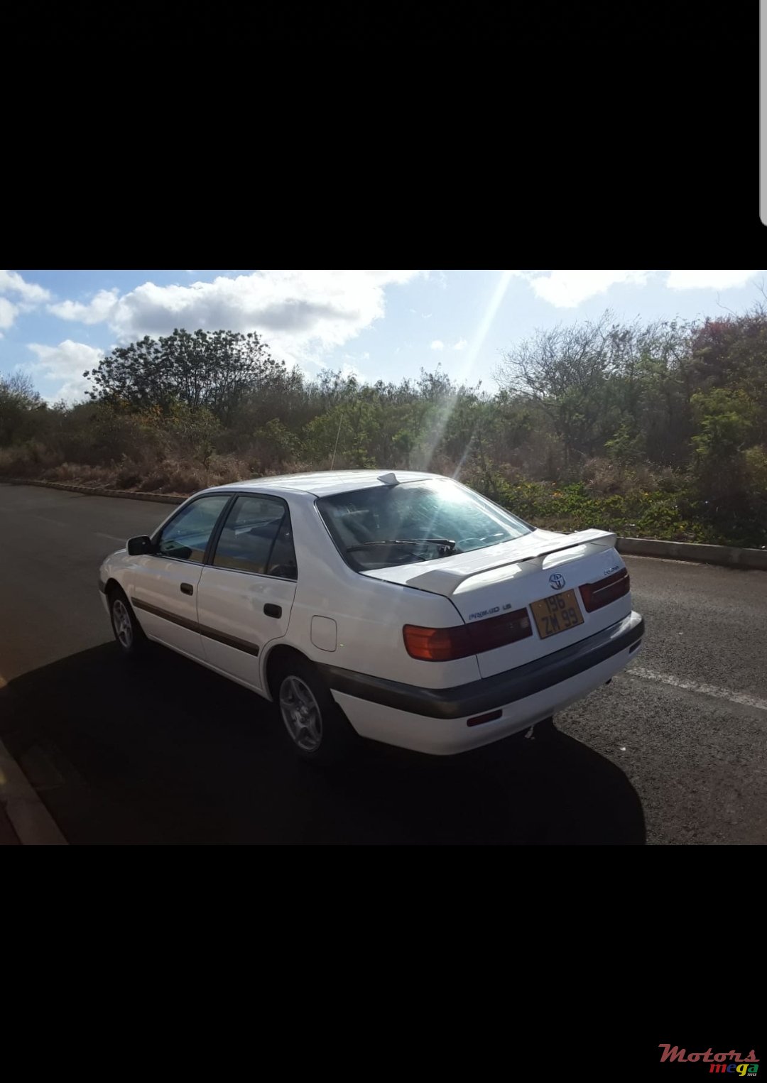 1999' Toyota Premio photo #1