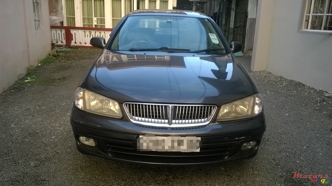 2000' Nissan Sunny sunroof-alloywheels-DVD screen photo #4
