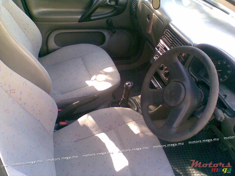 1999' Volkswagen Polo photo #4