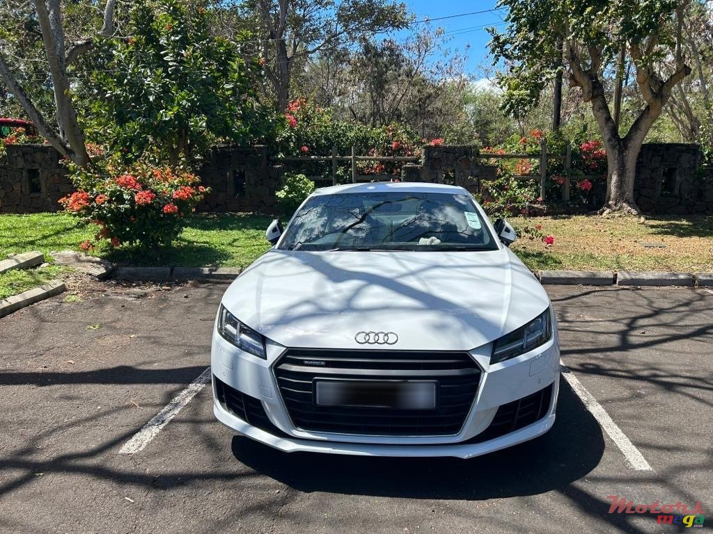 2021' Audi TT RS photo #1