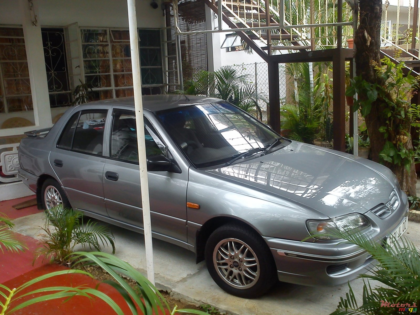 2000' Nissan Sentra photo #1