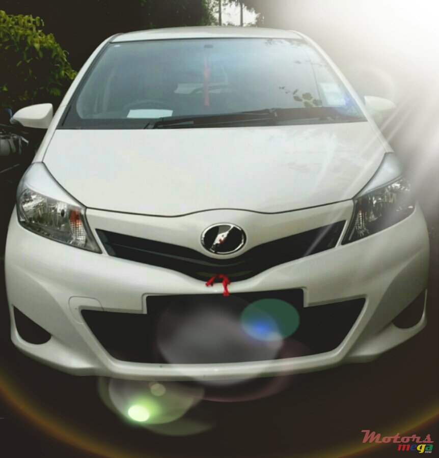 2011' Toyota Vitz photo #3