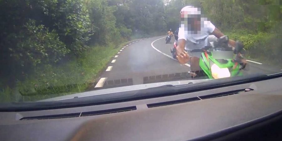 Rallye dans les virages de Chamarel : deux motocyclistes blessés – leur bande s’en prend à un conducteur