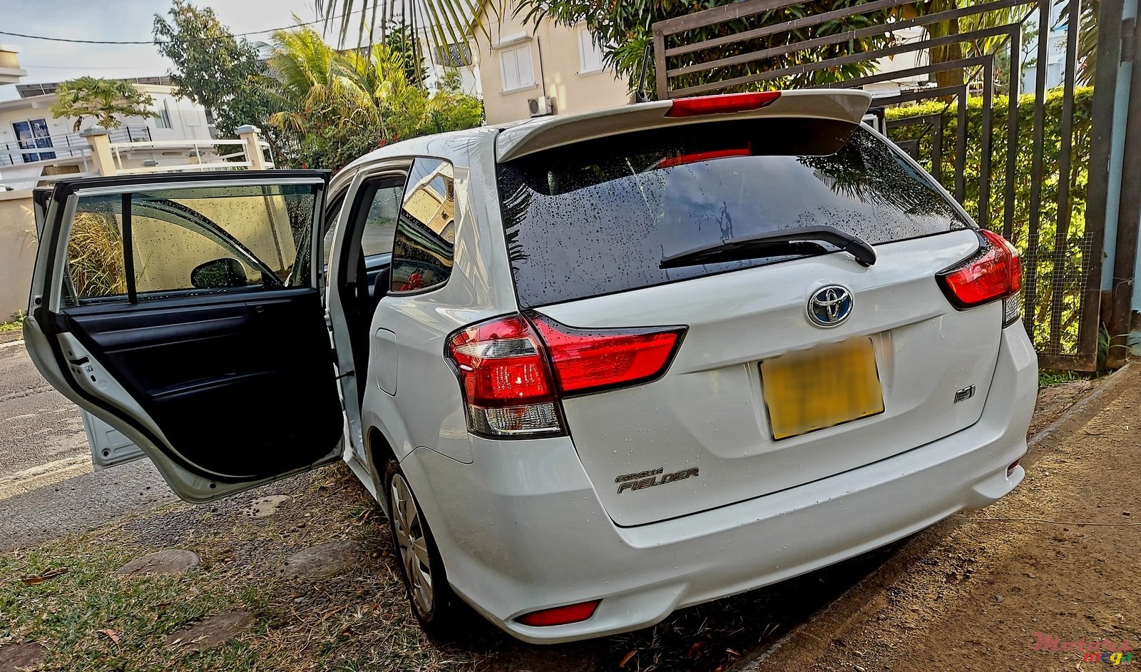 2017' Toyota 5SEATERS AXIO photo #4