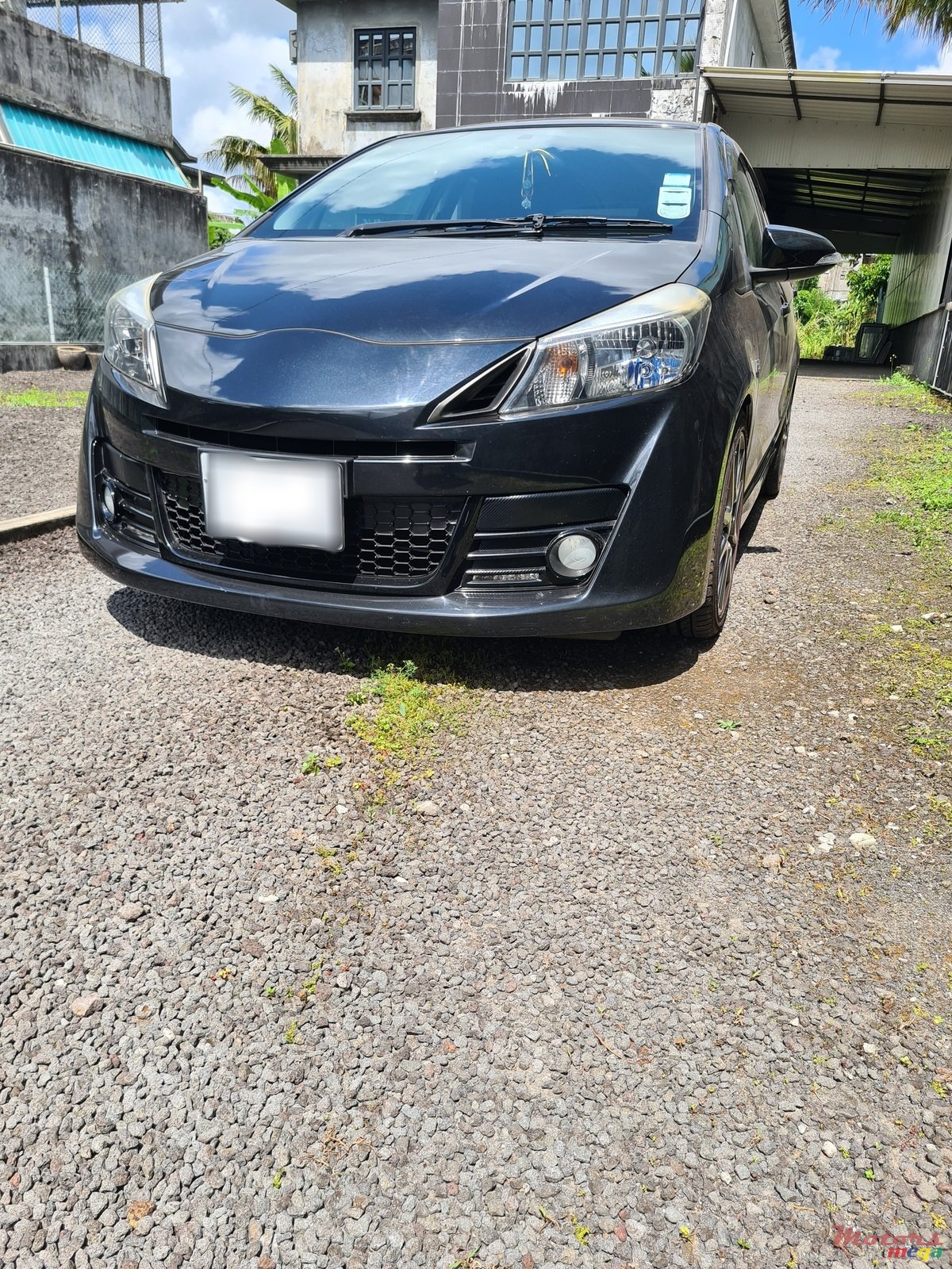 2011' Toyota Vitz RS G's photo #1