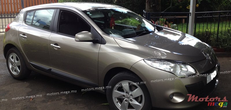 2010' Renault Megane photo #1