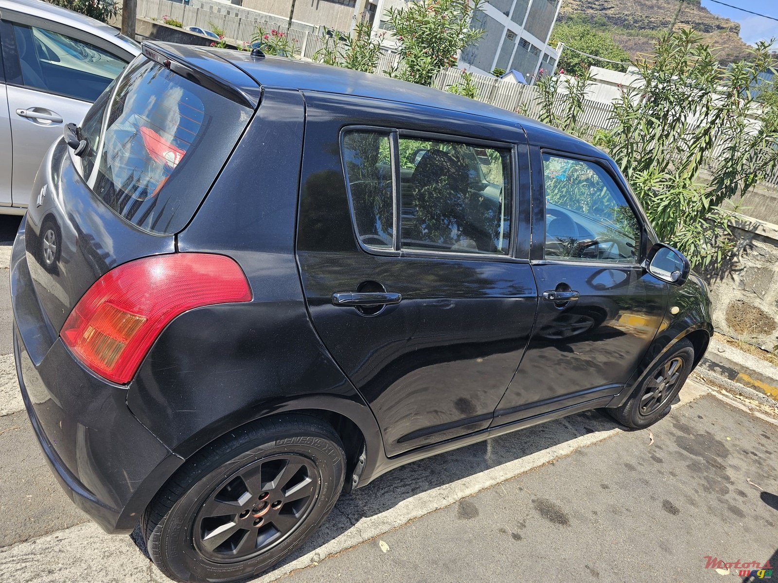 2007' Suzuki Swift photo #3