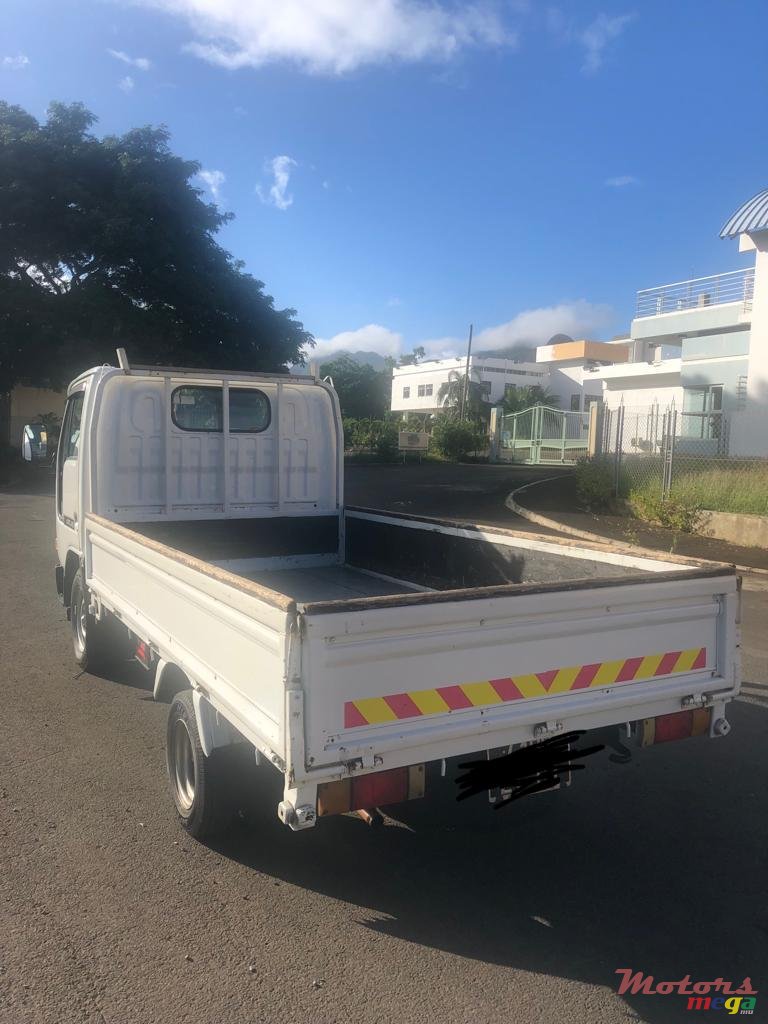 2001' Nissan Atlas photo #3