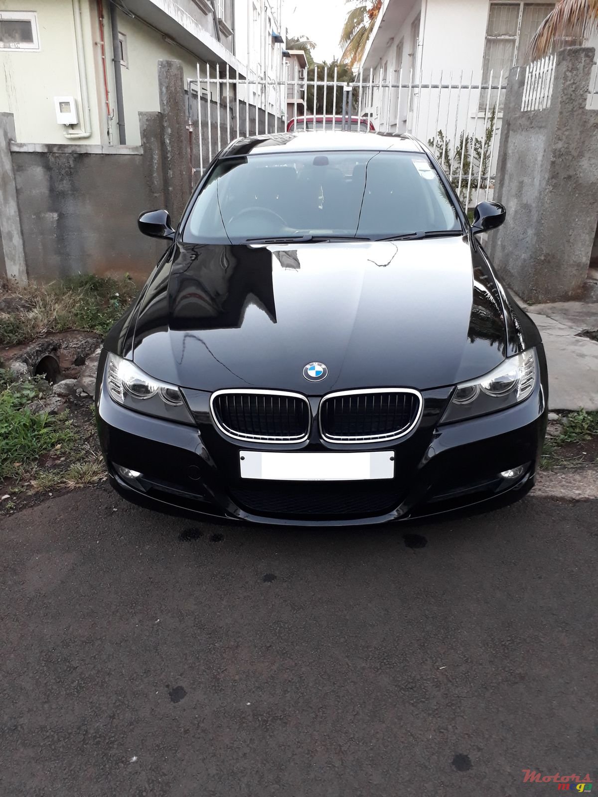 2008' BMW 3 Series Sedan photo #2