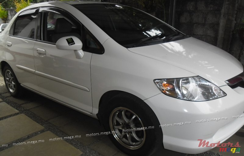 2003' Honda CITY photo #1