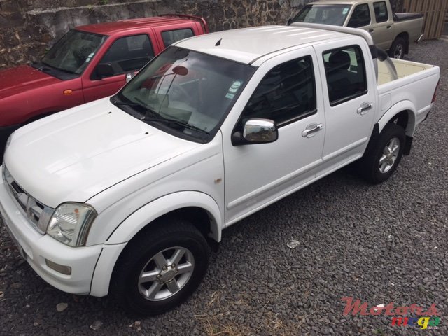 2006' Isuzu KB Series KB300 photo #1