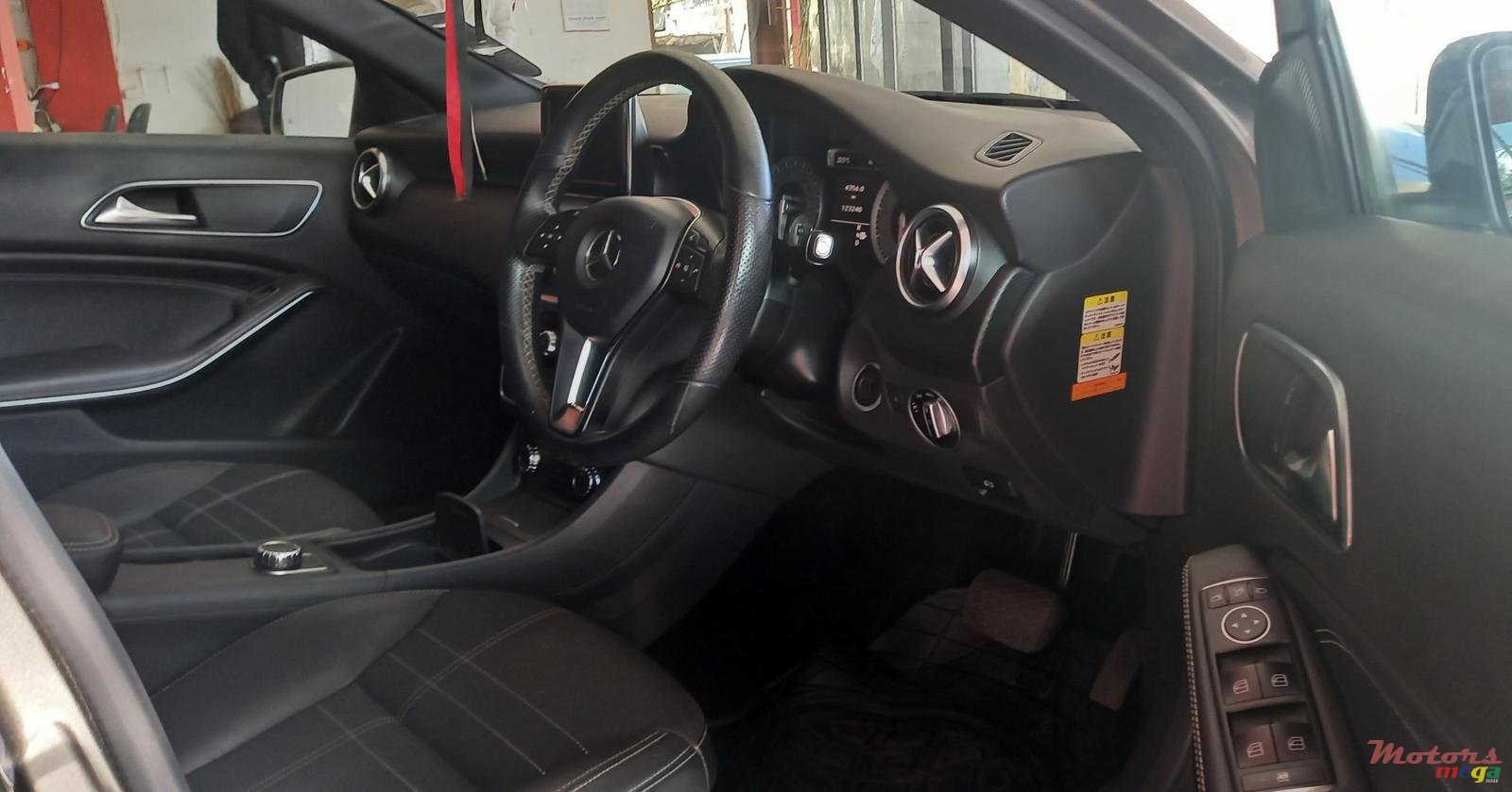 2013' Mercedes-Benz A 180 photo #5