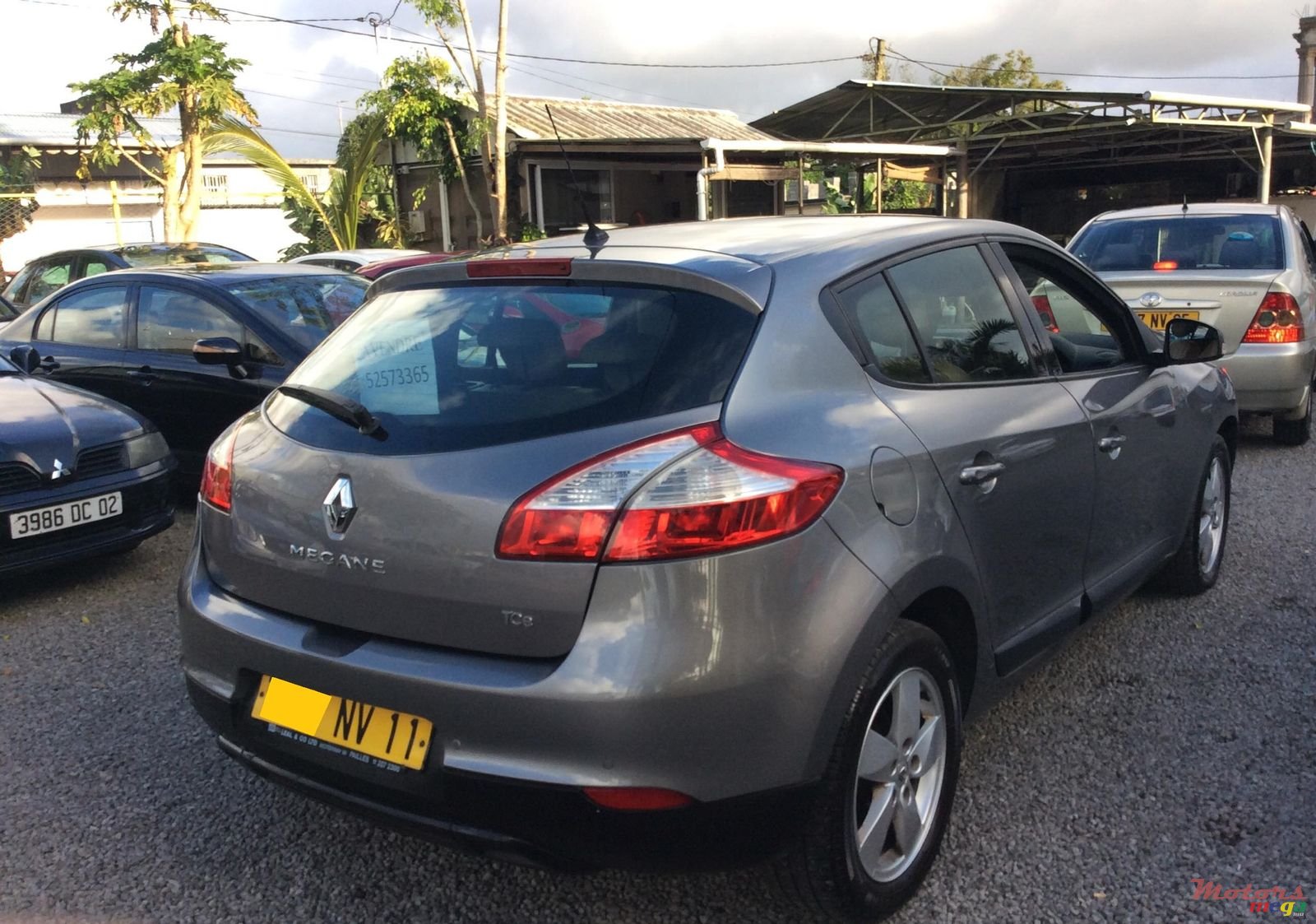 2011' Renault Megane photo #4