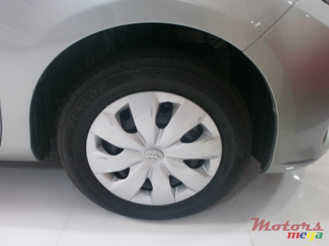 2013' Toyota Vitz photo #3