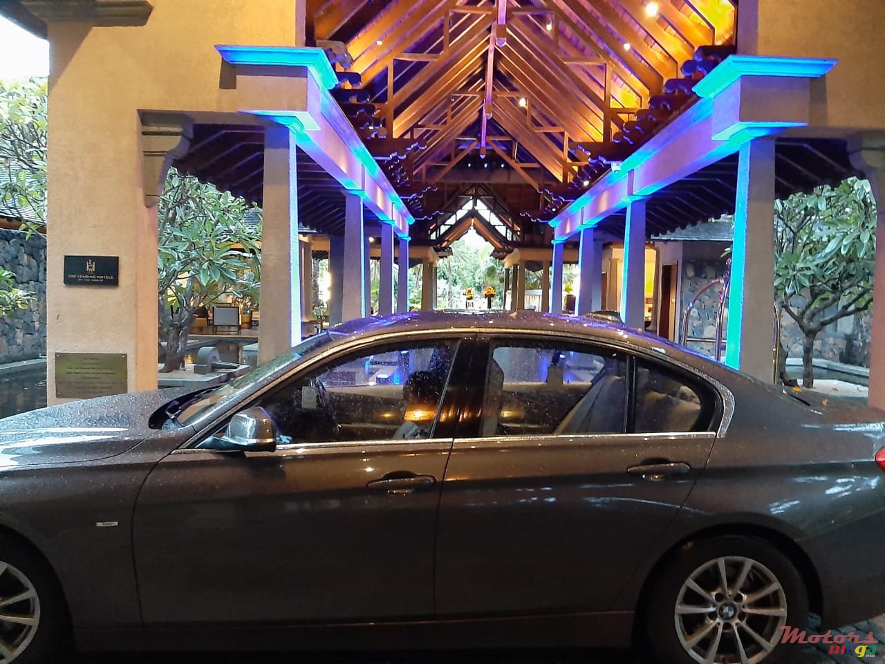 2013' BMW 320 photo #3