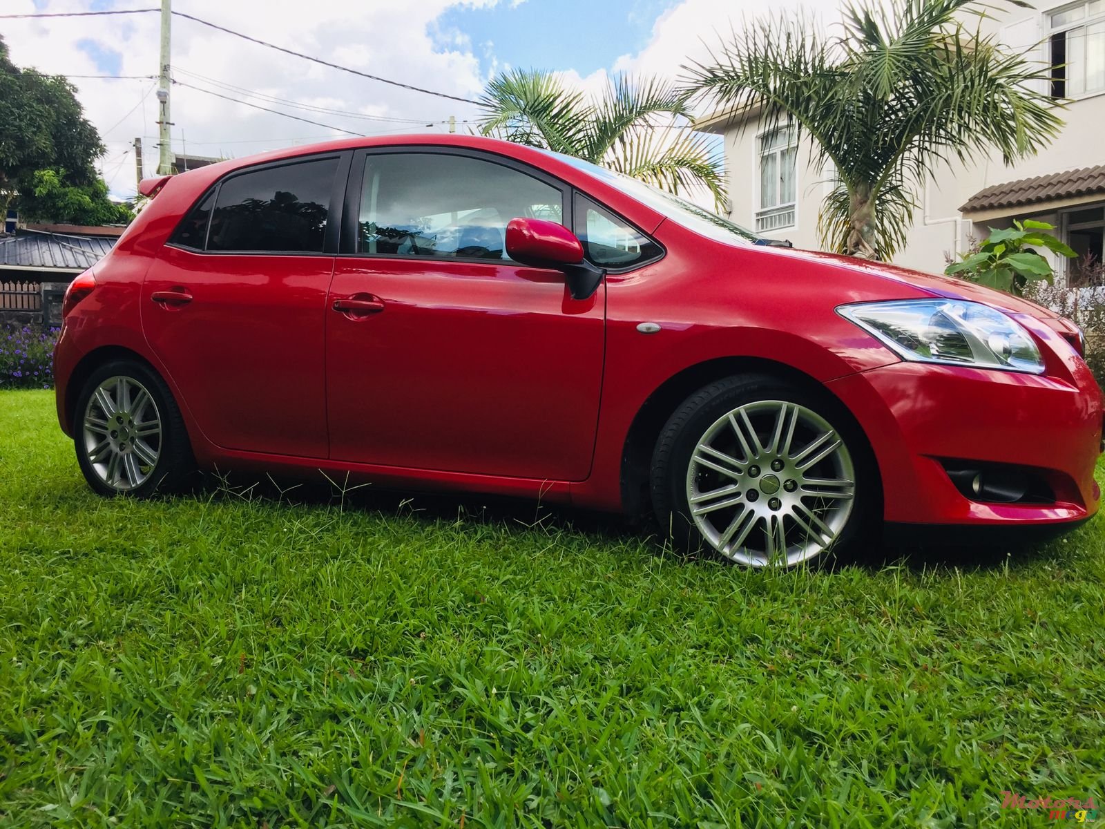 2008' Toyota Auris 1.6 VVTi SR 5dr photo #2