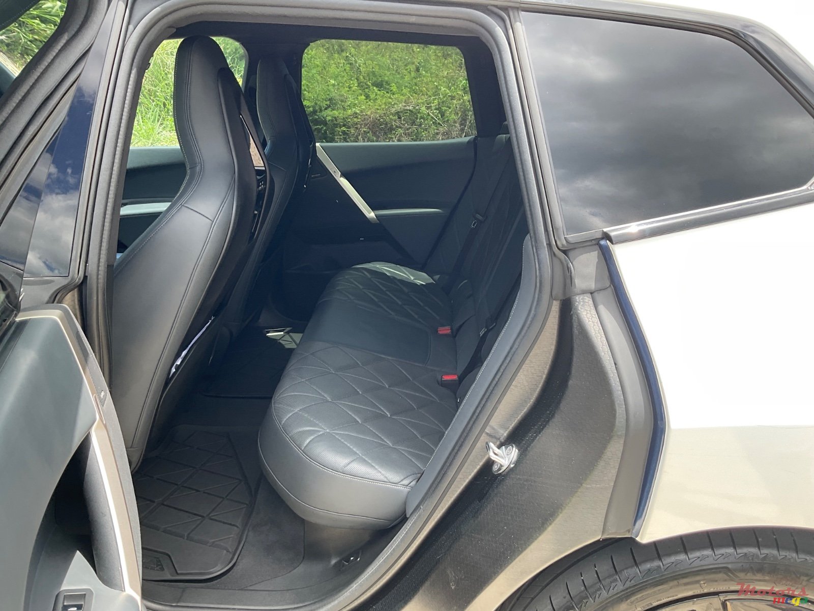 2021' BMW iX Sport Interior Design Suite photo #7