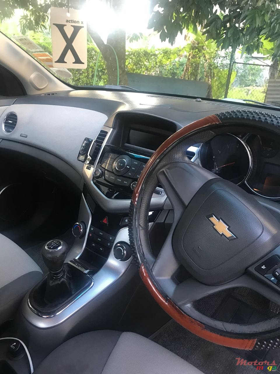 2010' Chevrolet Cruze photo #4