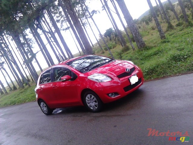 2008' Toyota Vitz photo #3