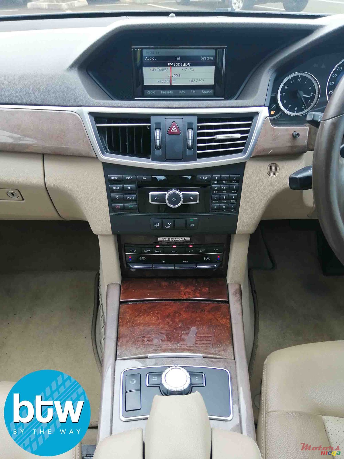 2013' Mercedes-Benz E-Class 200 photo #4