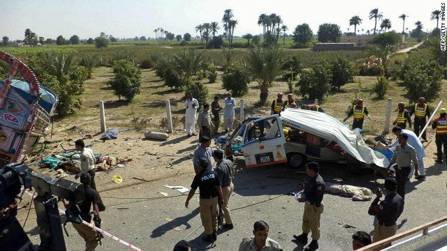 24 Die in Collision in Pakistan