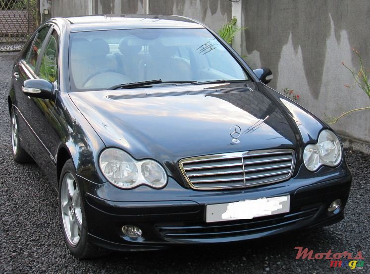 2004' Mercedes-Benz C-Class c180 photo #1