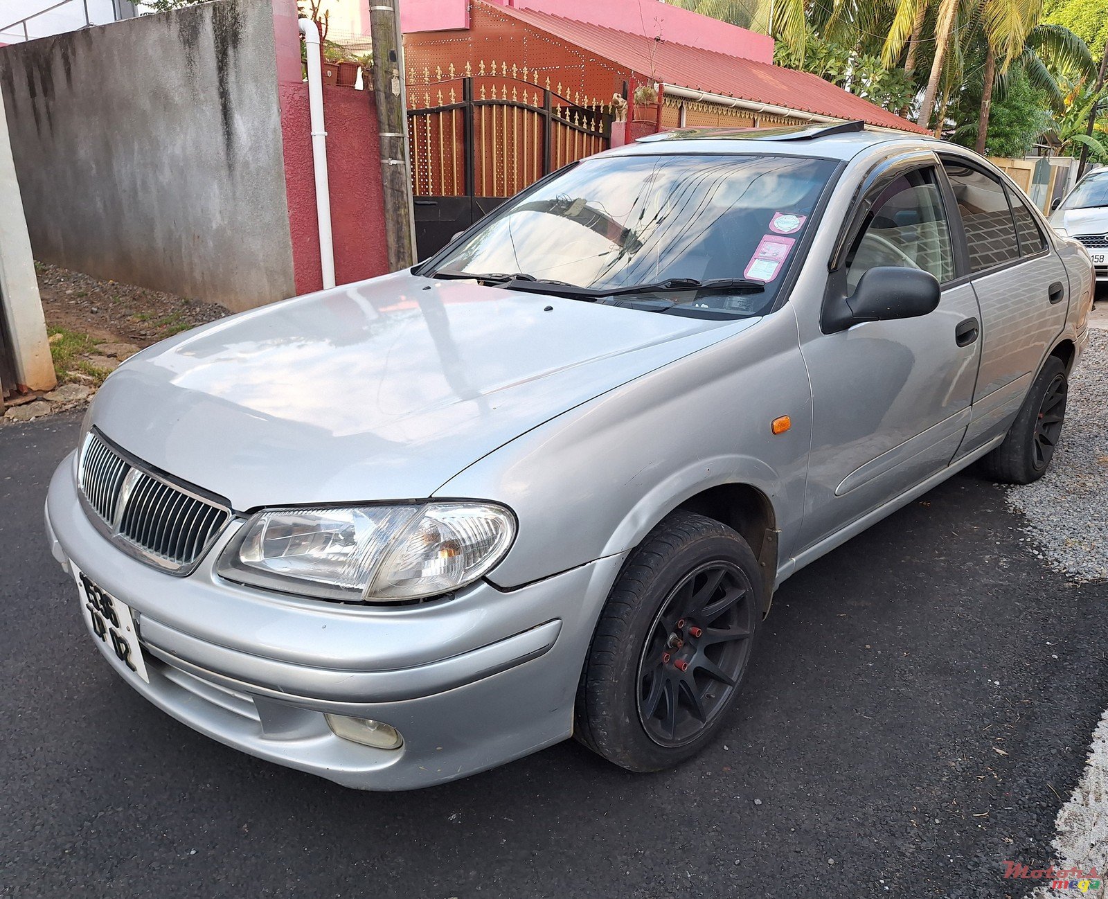 2002' Nissan Sunny photo #3
