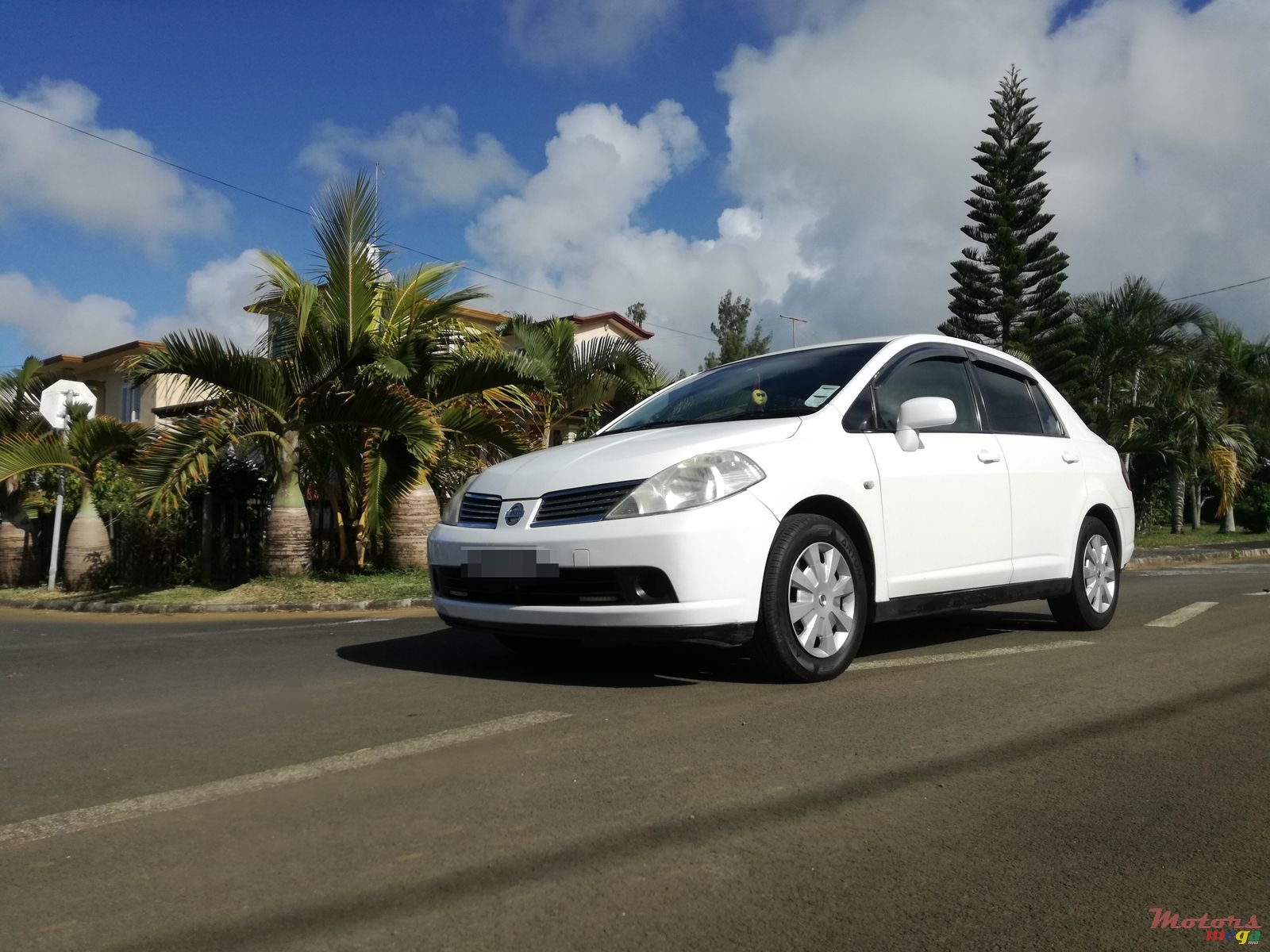 2006' Nissan Tiida photo #1