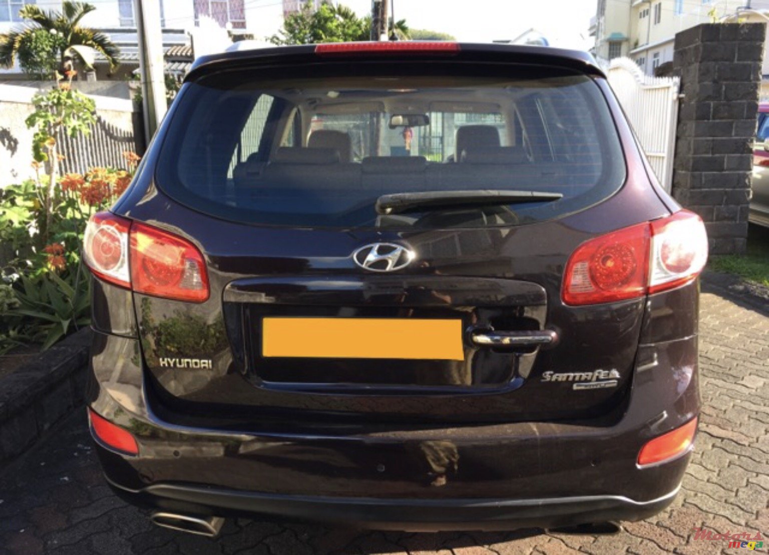 2010' Hyundai Santa Fe photo #4