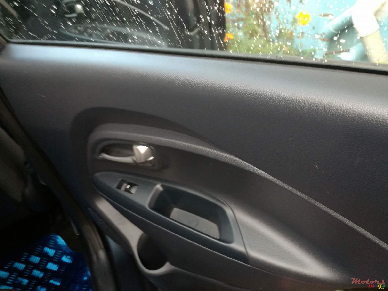 2015' Kia Rio photo #3