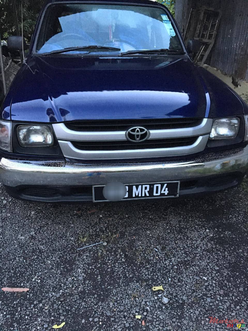 2004' Toyota photo #2