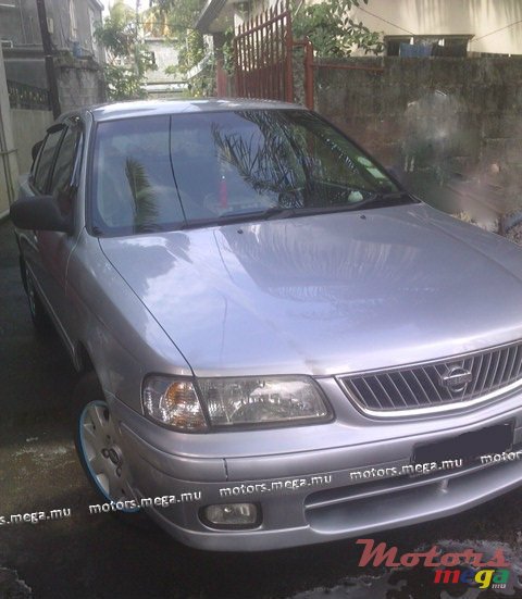 2000' Nissan photo #2