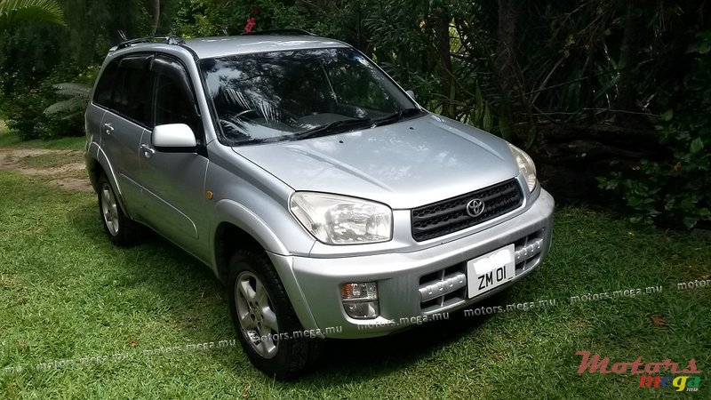 2001' Toyota RAV4 photo #2