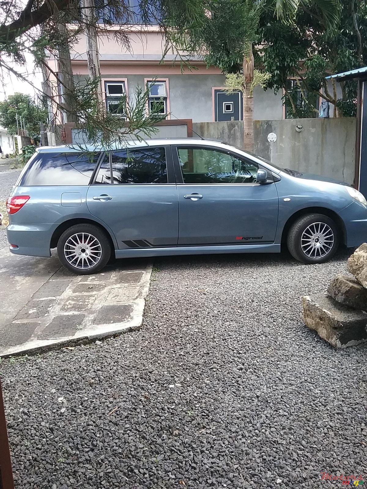 2012' Nissan Wingroad photo #2