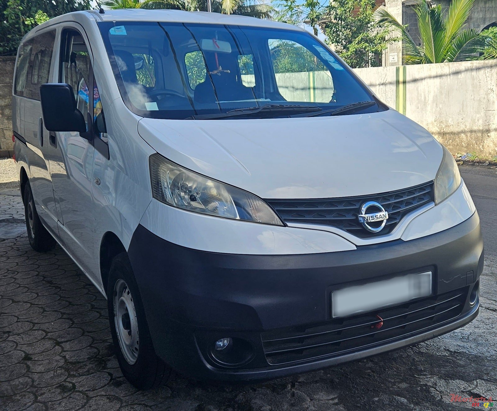 2016' Nissan photo #1